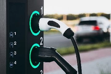 Инфраструктура для зарядки электромобилей в Беларуси продолжит развиваться — постановление