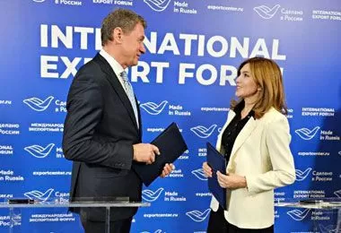 Соглашение о сотрудничестве в области развития сферы услуг поддержки предприятий-экспортеров подписали директор Национального центра маркетинга Николай Борисевич и генеральный директор Школы экспорта РЭЦ Алисия Никитина. Фото ncmps.by Соглашение о сотрудничестве в области развития сферы услуг поддержки предприятий-экспортеров подписали директор Национального центра маркетинга Николай Борисевич и генеральный директор Школы экспорта РЭЦ Алисия Никитина. Фото ncmps.by