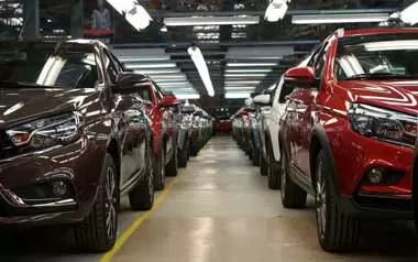 Российский АвтоВАЗ поднял цены на автомобили Lada второй раз с начала марта