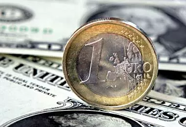 Доллар подешевел, курс евро вырос на открытии торгов БВФБ 11 августа