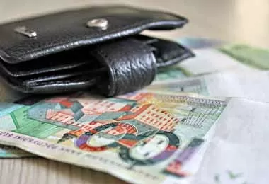 Средняя зарплата в Беларуси в феврале выросла на 85,2 бел руб