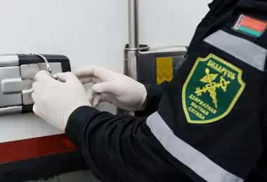 Белорусская таможня установила факты подмены товаров и вскрытия средств идентификации