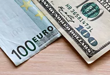 Курсы доллара и евро снизились на торгах БВФБ 26 апреля, российский рубль подорожал