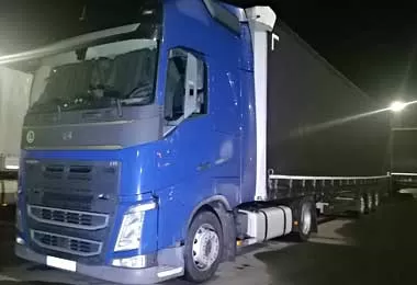 Незаконный ввоз автопоезда из Польши пресекла белорусская таможня