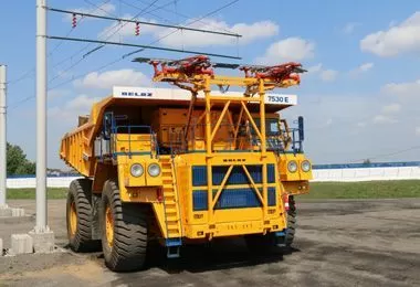 Автозавод представил новую модель первого самосвала БЕЛАЗ-7530Е в дизель-троллейном исполнении