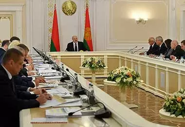 Лукашенко поручил правительству переделать прогнозные документы на 2020 г