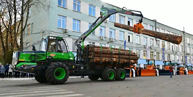 Амкодор представил новинки лесозаготовительной техники и собственную элементную базу