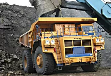 БЕЛАЗ-75302 грузоподъемностью 220 тонн