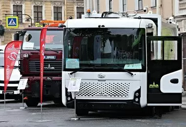 МАЗ отправляет два электрических мусоровоза в Россию