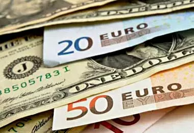 Доллар и евро продолжили дорожать на торгах БВФБ 28 октября