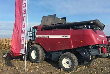 Гомсельмаш представил новый роторный зерноуборочный комбайн GR700