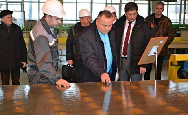 В мероприятии принял участие министр архитектуры и строительства Дмитрий Микуленок (в центре). Фото grodnoglass.by