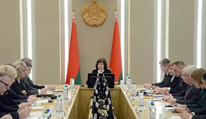Кочанова определила роль депутатов в решении задач социально-экономического развития Беларуси Кочанова определила роль депутатов в решении задач социально-экономического развития Беларуси