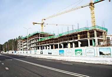 Строительство второго жилого комплекса продолжается в «Великом камне»