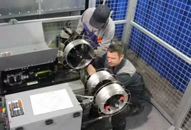 БелАЗ запустил в эксплуатацию роботизированный комплекс электродуговой металлизации