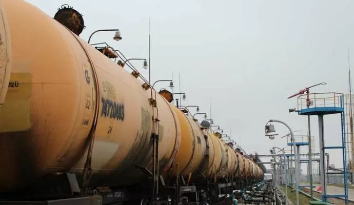 Нефть от российских трейдеров начала поступать на Нафтан Нефть от российских трейдеров начала поступать на Нафтан