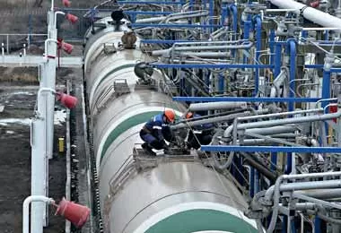 Лукашенко поручил создать запас нефти и топлива на непредвиденные случаи