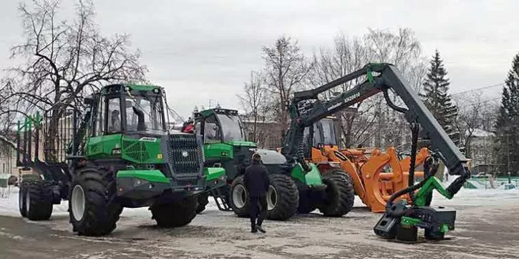 Амкодор представил свою технику на выставке «Российский лес» в Вологде Амкодор представил свою технику на выставке «Российский лес» в Вологде