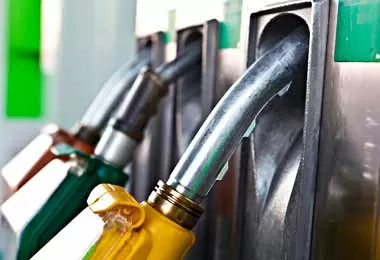 Автомобильное топливо в Беларуси снова дорожает с 6 апреля