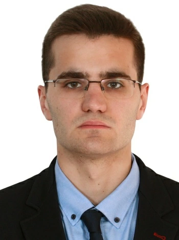 Никита Комликов