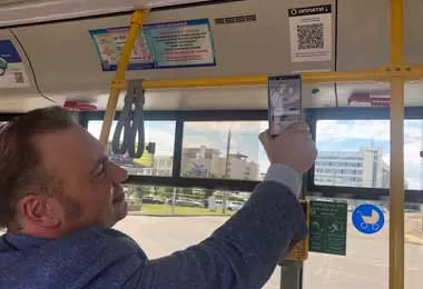 Сервис оплаты проезда в общественном транспорте с помощью QR-кода стал доступен еще в трех городах Беларуси