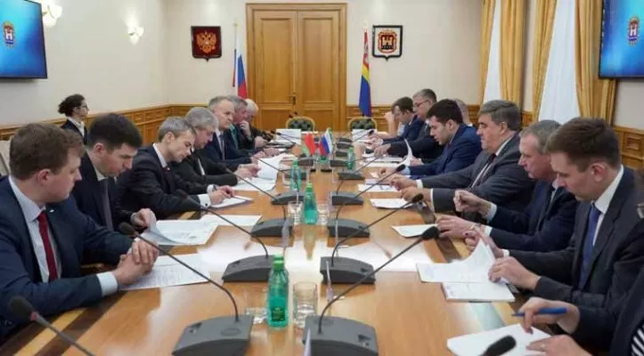 Беларусь готова поставлять в Калининградскую область различную технику и участвовать в строительных проектах в российском регионе Беларусь готова поставлять в Калининградскую область различную технику и участвовать в строительных проектах в российском регионе