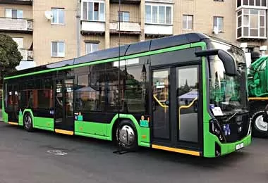 Белкоммунмаш представил на Украине электробус модели Е321 в новом дизайне