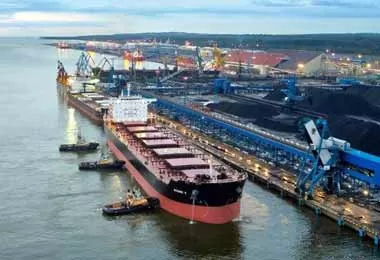 Первая партия белорусских нефтепродуктов отправлена из российского порта Усть-Луга