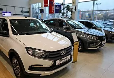 Самым продаваемым легковым автомобилем в России четвертый год подряд стала LADA Granta