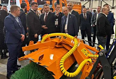 Амкодор продолжает развивать сотрудничество с Санкт-Петербургом