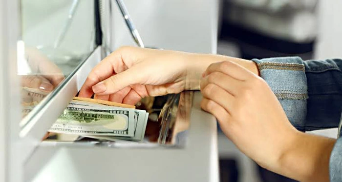 Физлица остаются чистыми продавцами иностранной валюты в Беларуси — Нацбанк Физлица остаются чистыми продавцами иностранной валюты в Беларуси — Нацбанк