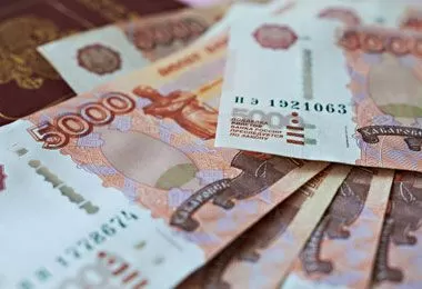 Российский рубль подешевел на открытии торгов БВФБ 23 июня