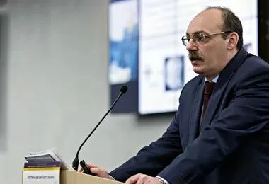 Евгений Ройтман, доктор биологических наук, профессор кафедры онкологии, гематологии и лучевой терапии Российского национального исследовательского медицинского университета им. Н. И. Пирогова, президент Национальной ассоциации по тромбозу и гемостазу. Фото: Предоставлено КРОС