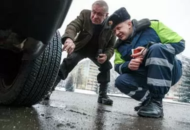 МВД предупредило об ответственности за езду на летних шинах с 1 декабря