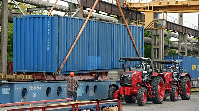 МТЗ отправил крупнейшую партию тракторов BELARUS в Нигерию МТЗ отправил крупнейшую партию тракторов BELARUS в Нигерию