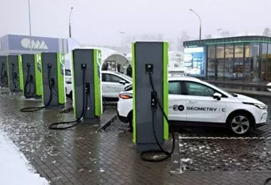 Первый супербыстрый зарядный комплекс для электромобилей открыт в Минске