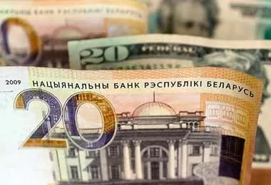 Доллар и российский рубль подорожали на торгах БВФБ 24 июля, курс евро продолжил снижаться