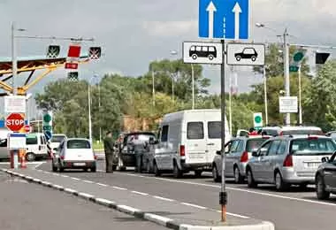 Госпогранкомитет отмечает рост очередей легковых авто к выходным дням на въезд в ЕС