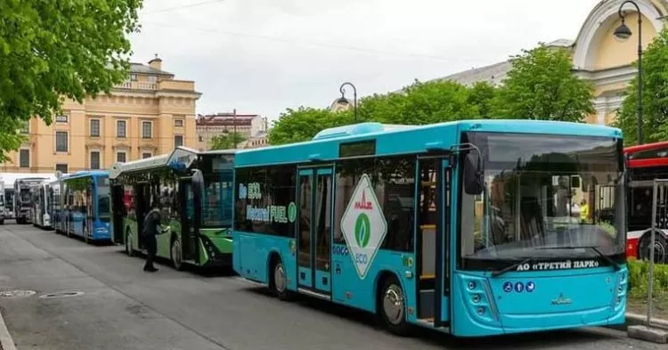 МАЗ представил свою пассажирскую технику на транспортном фестивале в Санкт-Петербурге