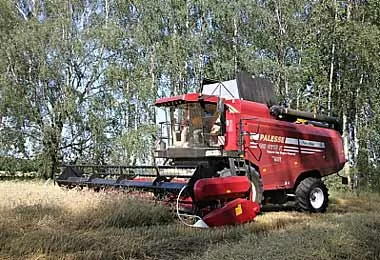 Гомсельмаш поставил для птицефабрики «Рассвет» новые газомоторные комбайны