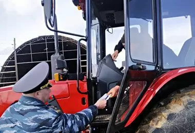 Порядок приема экзаменов на право управления трактором обновлен в Беларуси