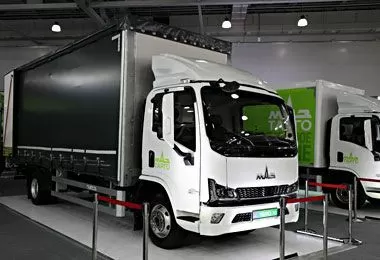 МАЗ представил новые модели среднетоннажной техники на выставке COMvex