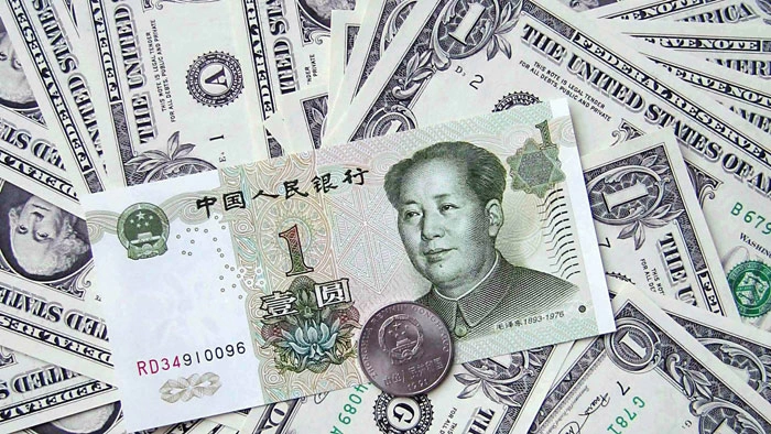 Курсы доллара и юаня выросли на торгах БВФБ 27 июля