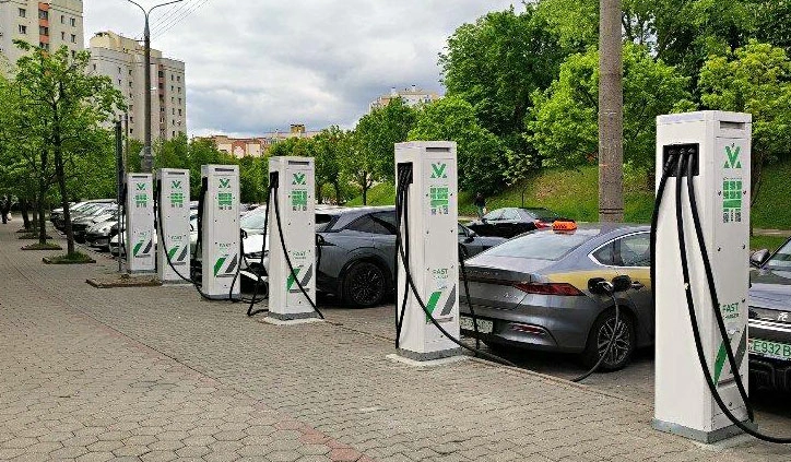 Парк электромобилей и количество электрозарядных станций в Беларуси продолжает расти — БЭТА