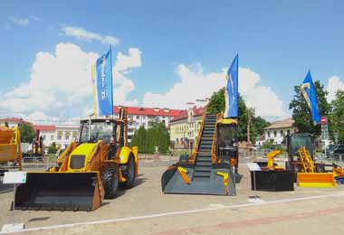 Амкодор представил свою технику для ЖКХ на выставке в Полоцке