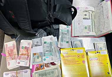 Незаконный вывоз крупной суммы иностранной валюты пресекли белорусские таможенники