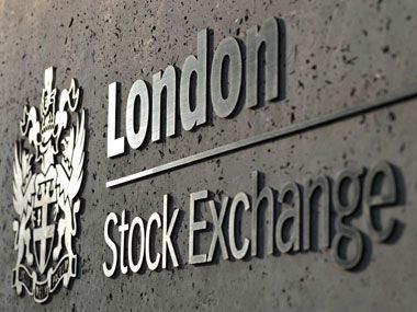 Лондонская биржа LSE приостановила торги бумагами российских компаний
