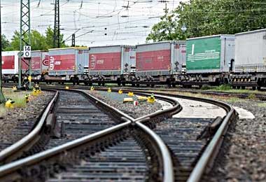 БЖД продолжит развивать контейнерные перевозки автокомплектующих из Европы в Россию
