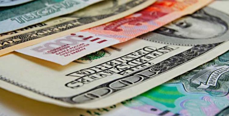 Доллар и российский рубль снова подешевели на торгах БВФБ 18 сентября