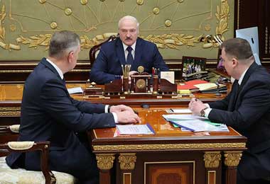 Западные санкции не повлияют на работу белорусского ВПК — Лукашенко